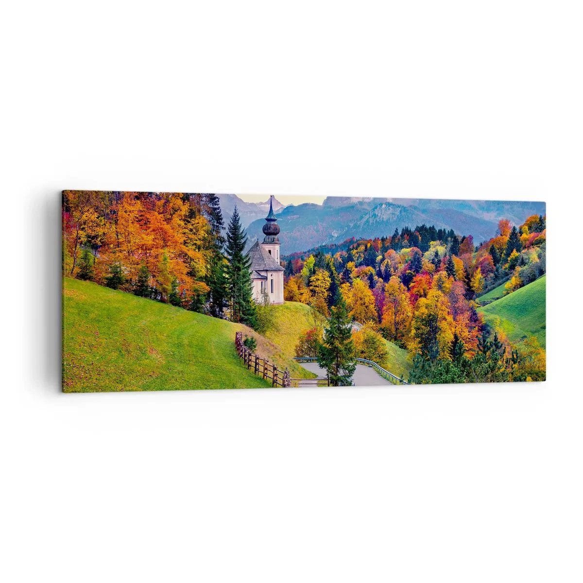 Bild auf Leinwand - Leinwandbild - Herbstliche Berglandschaft mit Kapelle und Sonnenuntergang - 140x50cm - Landschaftsartige Malerei - Moderne Wanddekoration für Wohnzimmer und Schlafzimmer ARTTOR