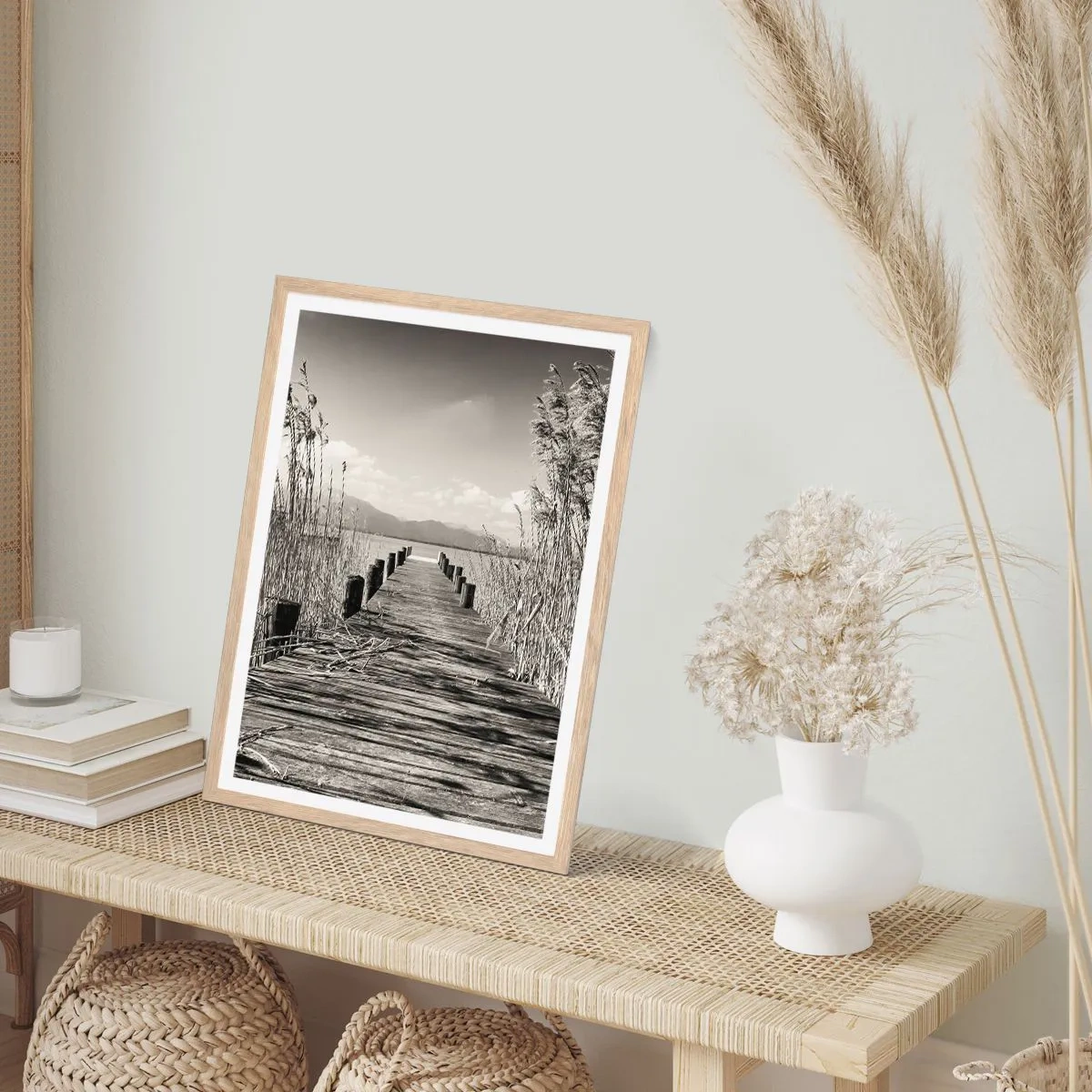 Poster in einem Rahmen aus heller Eiche - In der Stille des Grases - 61x91 cm