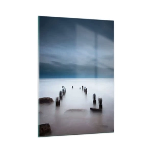 Glasbild - Bild auf glas - Stimmungsvolle Küstenlandschaft mit Holzpfählen - 50x70cm - Nachdenklicher See - Moderne Wanddekoration für Wohnzimmer und Schlafzimmer ARTTOR