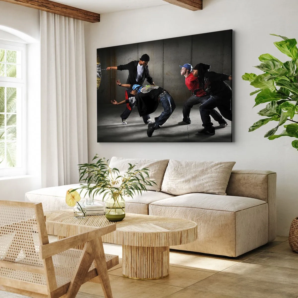 Bild auf Leinwand - Leinwandbild - Eine Gruppe von Hip-Hop-Tänzern in einer dynamischen Choreographie - 70x50cm - Tanzen mit dem Straßenwind - Moderne Wanddekoration für Wohnzimmer und Schlafzimmer ARTTOR