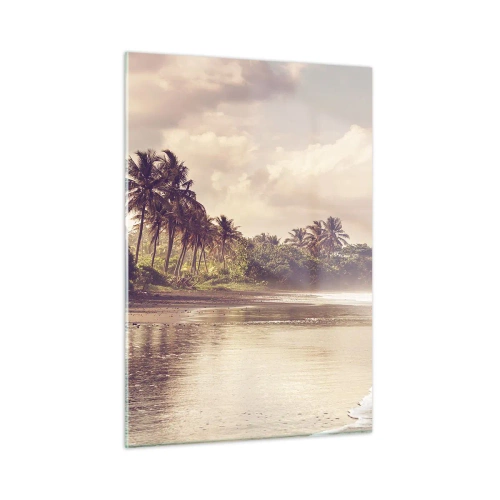 Glasbild - Bild auf glas - Ein goldener Strand mit Palmen und einem ruhigen Ozean im sanften Licht - 50x70cm - Die Liebkosung der Wellen - Moderne Wanddekoration für Wohnzimmer und Schlafzimmer ARTTOR