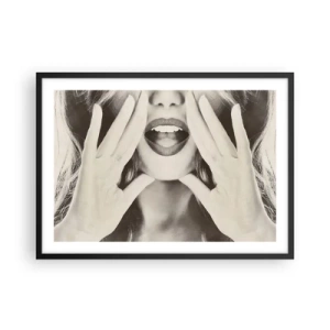 Poster in einem schwarzem Rahmen - Schwarz-Weiß-Porträt einer Frau mit ausdrucksstarken Lippen und Händen - 70x50cm - Ich komme schon! - Moderne Wanddekoration für Wohnzimmer und Schlafzimmer ARTTOR
