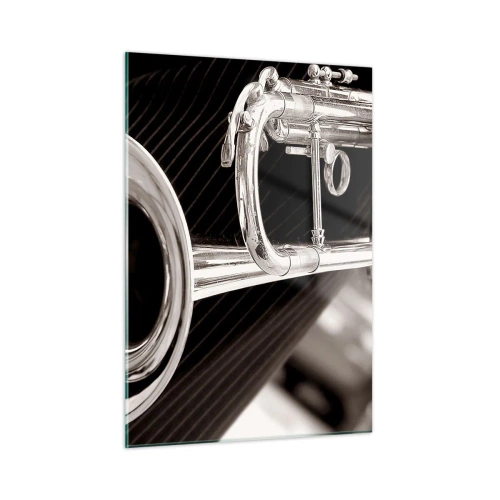 Glasbild - Bild auf glas - Silberne Trompete auf einem Sepia-gestreiften Hintergrund - 50x70cm - Eine musikalische Reise in die 1930er Jahre - Moderne Wanddekoration für Wohnzimmer und Schlafzimmer ARTTOR
