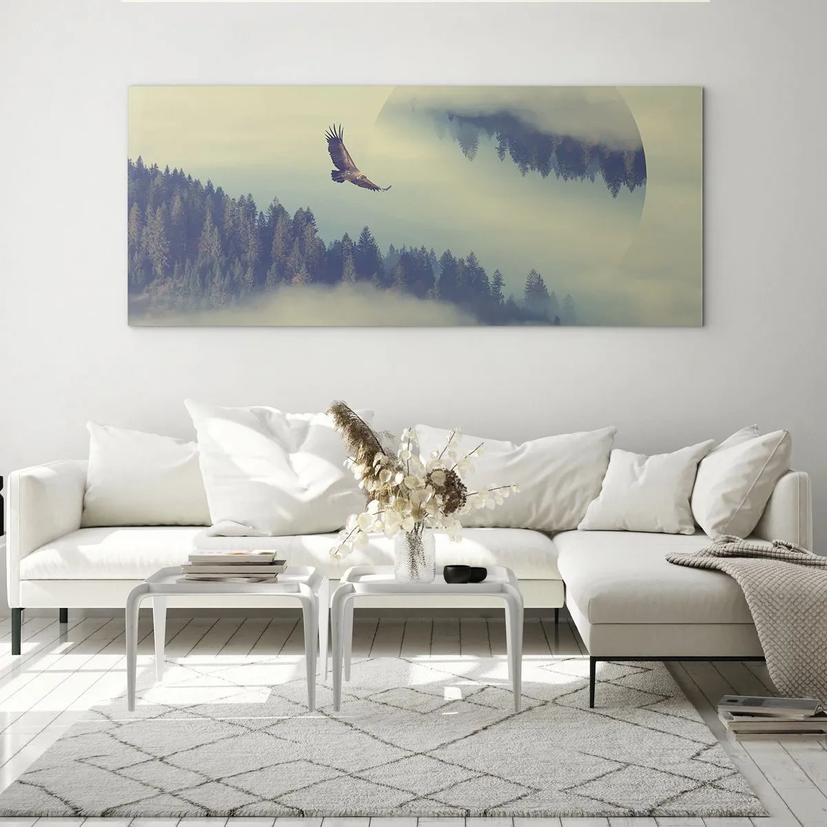 Glasbild - Bild auf glas - Ein Adler im Flug vor der Kulisse nebliger Berge mit einem künstlerischen Kreismotiv - 120x50cm - Ich habe den Schatten eines Adlers gesehen - Moderne Wanddekoration für Wohnzimmer und Schlafzimmer ARTTOR