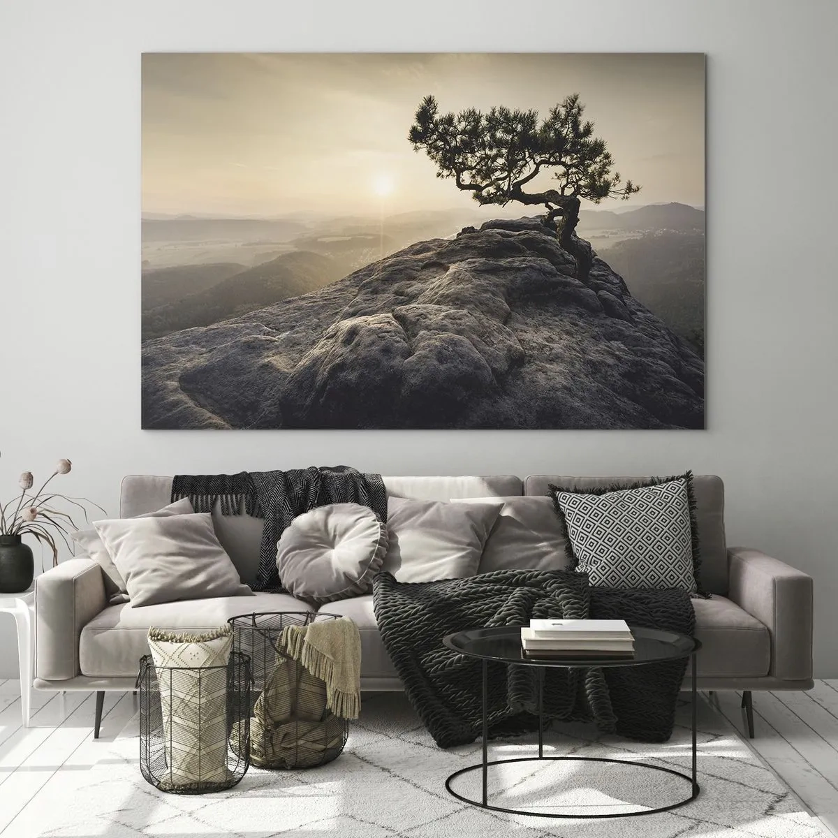 Glasbild - Bild auf glas - Ein Baum auf einem Felsen im Licht der aufgehenden Sonne - 120x80cm - Das Leben gewinnt immer - Moderne Wanddekoration für Wohnzimmer und Schlafzimmer ARTTOR