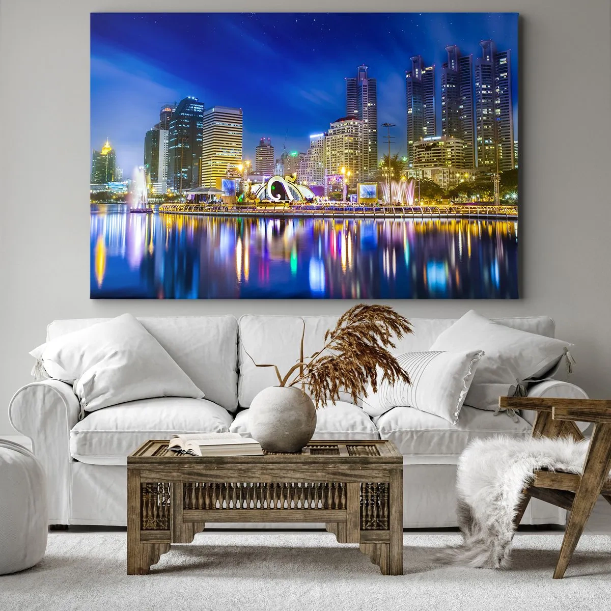 Bild auf Leinwand - Leinwandbild - Nachtpanorama der Stadt mit auf dem Wasser reflektierten Lichtern - 70x50cm - Metropolis bei Regenbogennacht - Moderne Wanddekoration für Wohnzimmer und Schlafzimmer ARTTOR