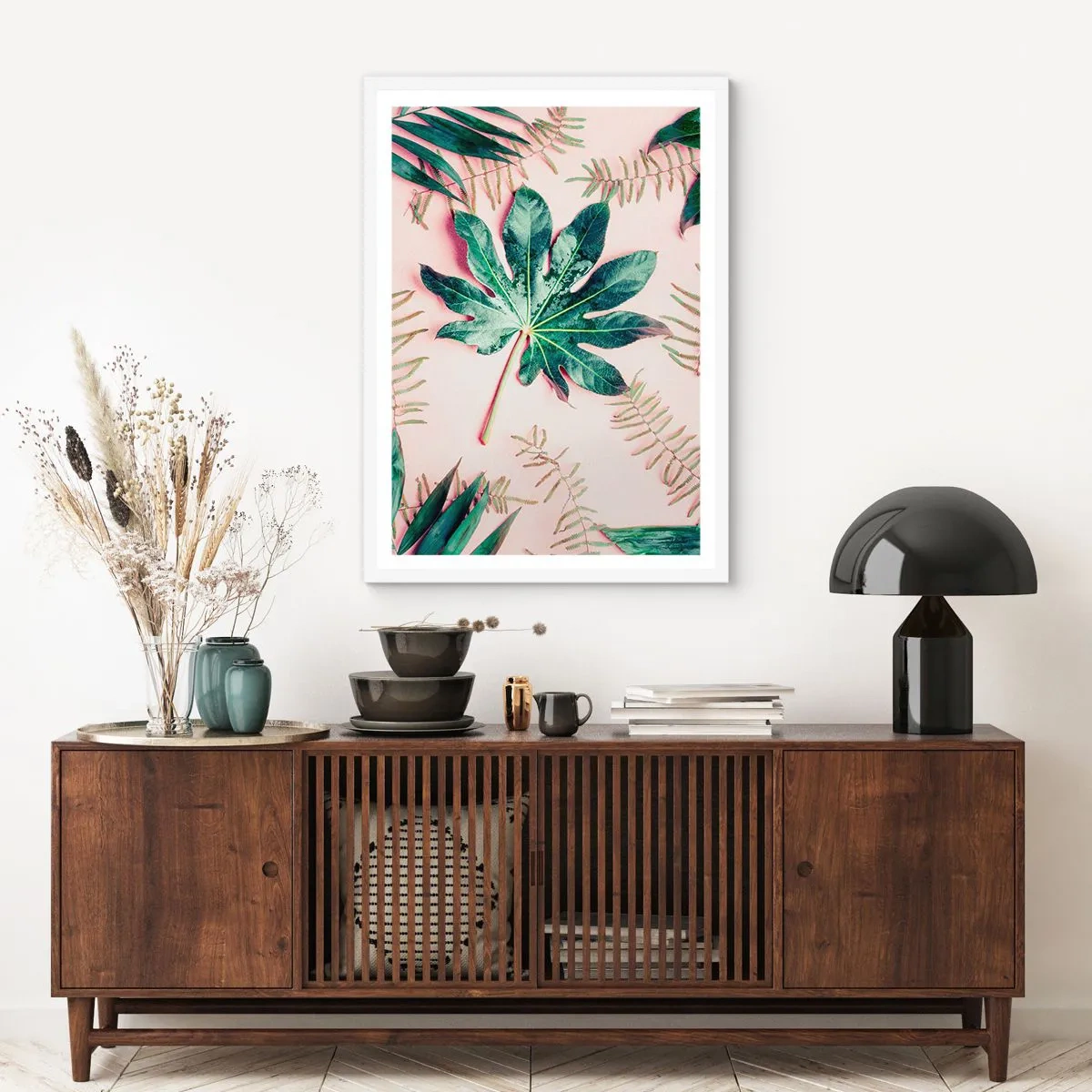 Poster in einem weißen Rahmen - Eine Studie von Grün auf einem rosa Hintergrund - 70x100 cm