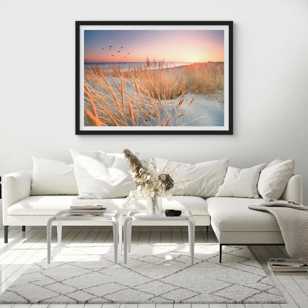 Poster in einem schwarzem Rahmen - Sonnenuntergangsstrand mit hohem Gras - 70x50cm - Das baltische Wiegenlied - Moderne Wanddekoration für Wohnzimmer und Schlafzimmer ARTTOR