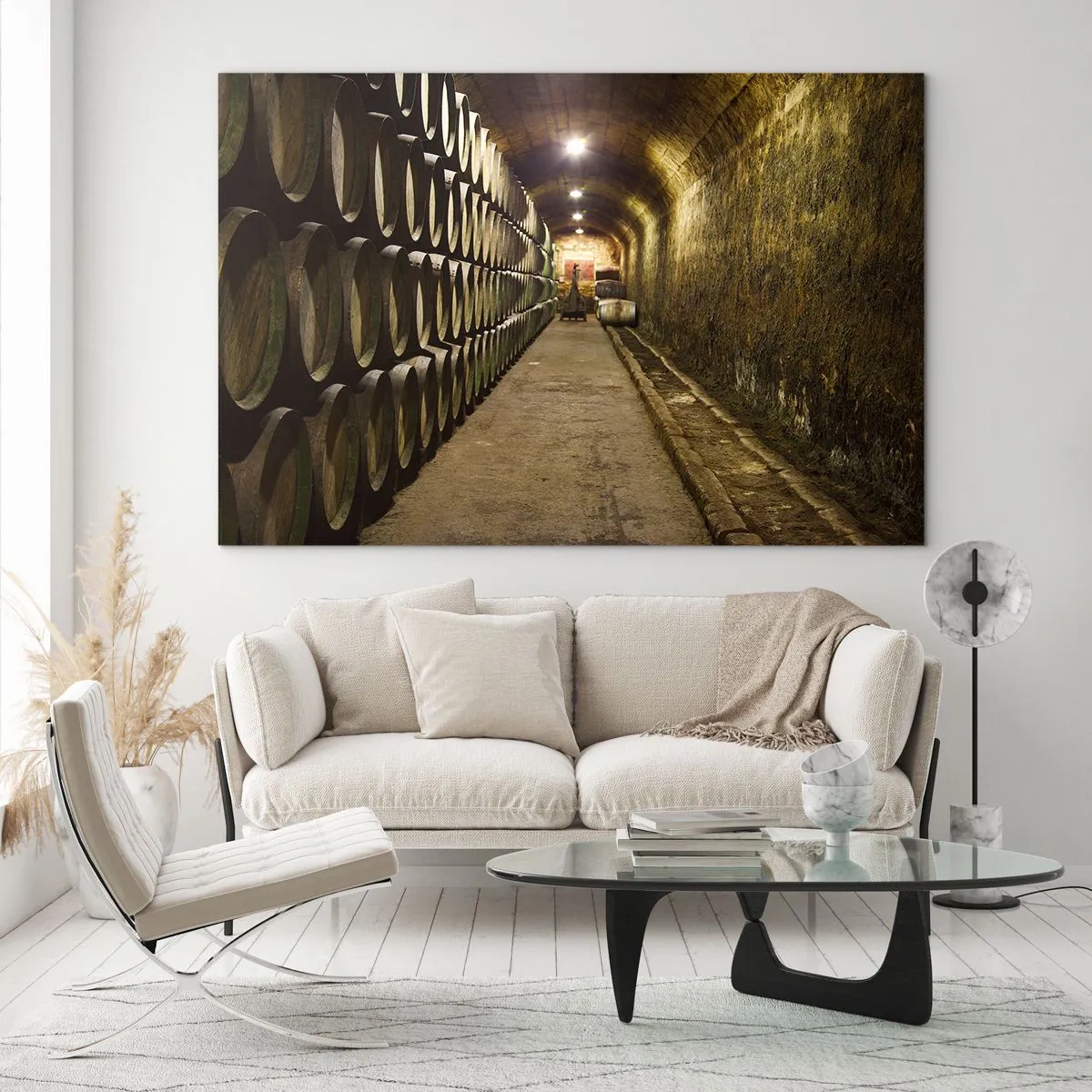 Glasbild - Bild auf glas - Weinkeller mit Reihen von Fässern - 120x80cm - Es ist gut, sich hinzulegen - Moderne Wanddekoration für Wohnzimmer und Schlafzimmer ARTTOR
