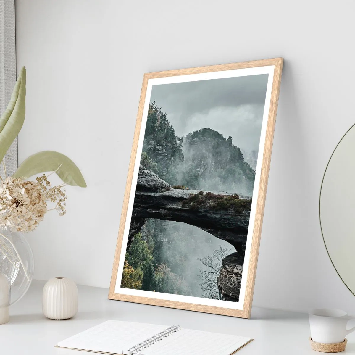 Poster in einem Rahmen aus heller Eiche - Abenteuer beginnt gleich - 50x70 cm