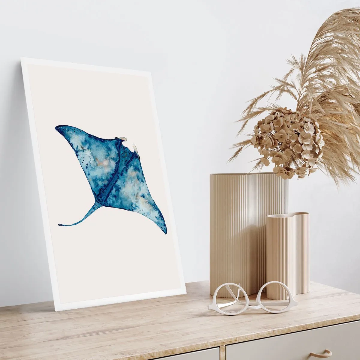Poster - Zeichnung eines Stachelrochens in Blautönen - 50x70cm - Leben im Blau - Moderne Wanddekoration für Wohnzimmer und Schlafzimmer ARTTOR