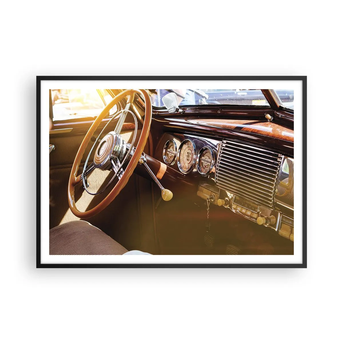 Poster in einem schwarzem Rahmen - Nahaufnahme des Innenraums eines Oldtimers mit Holz- und Chromdetails. - 100x70cm - Ein Hauch von Luxus aus der Vergangenheit - Moderne Wanddekoration für Wohnzimmer und Schlafzimmer ARTTOR