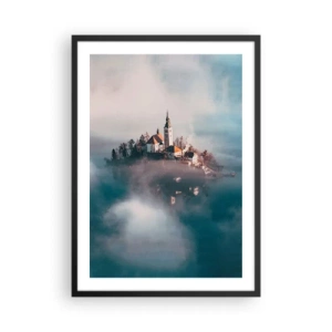 Poster in einem schwarzem Rahmen - Eine Kirche auf einer Insel, umgeben von Nebel und Wasser - 50x70cm - Trauminsel - Moderne Wanddekoration für Wohnzimmer und Schlafzimmer ARTTOR