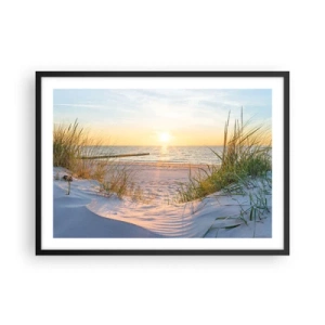 Poster in einem schwarzem Rahmen - Ein Sandstrand mit Blick auf den Sonnenuntergang über dem Meer - 70x50cm - Das Rauschen des Meeres, der Gesang der Vögel, ein wilder Strand im Gras ... - Moderne Wanddekoration für Wohnzimmer und Schlafzimmer ARTTOR