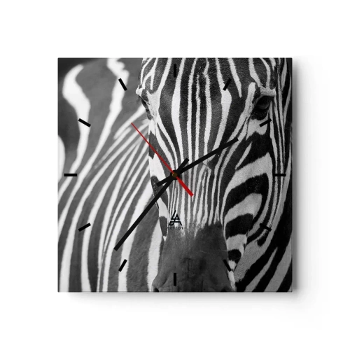 Wanduhr - Glasuhr - Eine Schwarz-Weiß-Nahaufnahme eines Zebras mit seinen charakteristischen Streifen. - 30x30cm - Die Welt ist schwarz und weiß - Moderne Wanddekoration für Wohnzimmer und Schlafzimmer ARTTOR