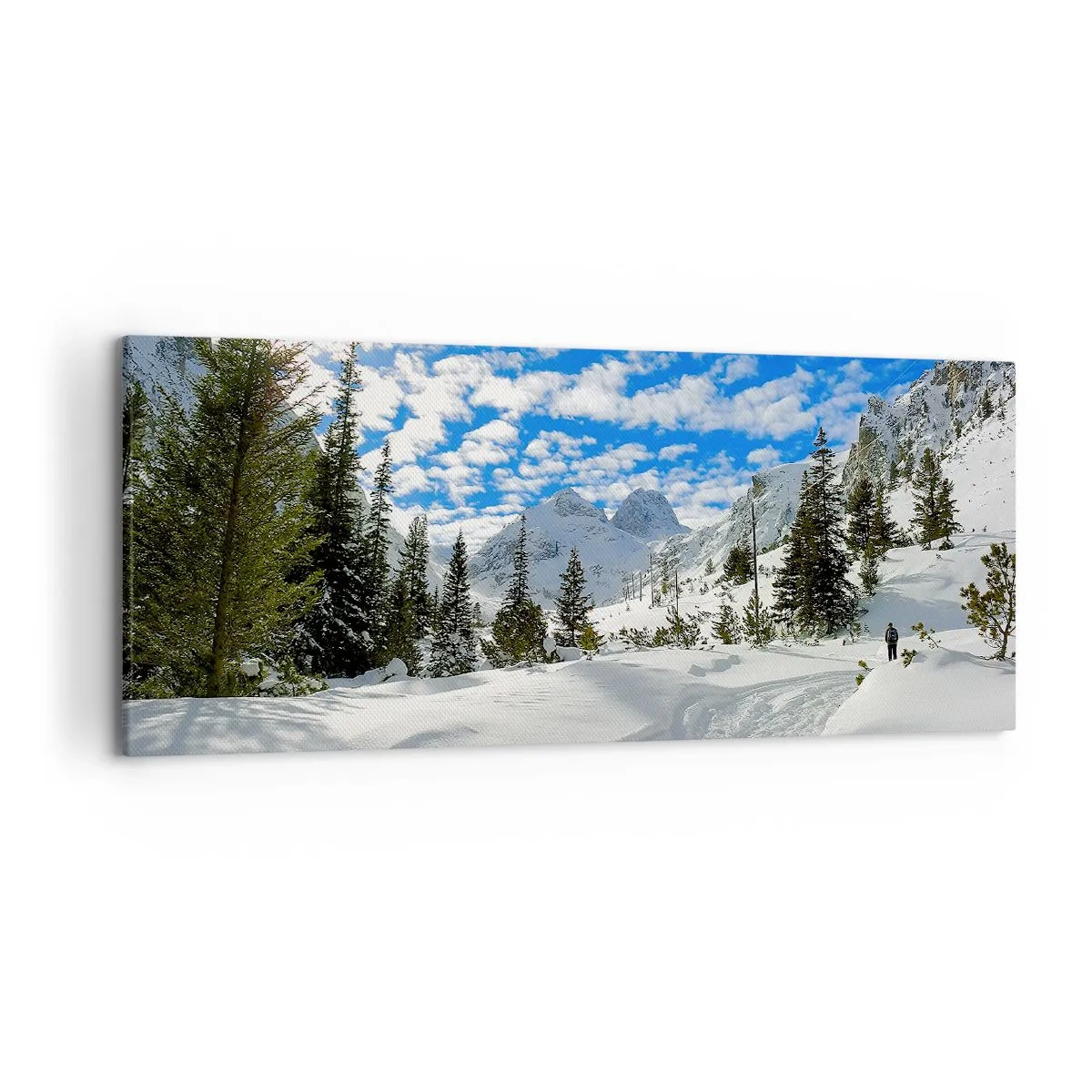 Bild auf Leinwand - Leinwandbild - Winterliche Berglandschaft mit Wald und Weg im Schnee - 120x50cm - Im Schnee und in der Sonne - Moderne Wanddekoration für Wohnzimmer und Schlafzimmer ARTTOR