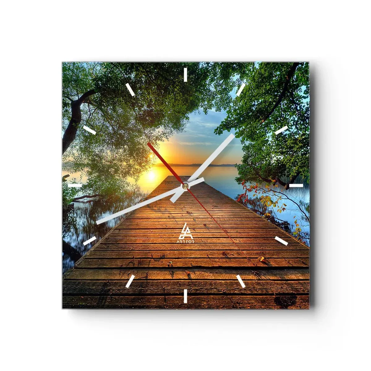 Wanduhr - Glasuhr - Ein von Grün umgebener Holzsteg bei Sonnenuntergang - 30x30cm - Nimm dir Zeit, setz dich hin - Moderne Wanddekoration für Wohnzimmer und Schlafzimmer ARTTOR
