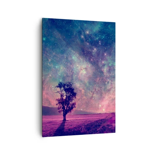 Bild auf Leinwand - Leinwandbild - Ein Baum vor einem Sternenhimmel in violetten und blauen Farben - 70x100cm - Unter dem magischen Himmel - Moderne Wanddekoration für Wohnzimmer und Schlafzimmer ARTTOR