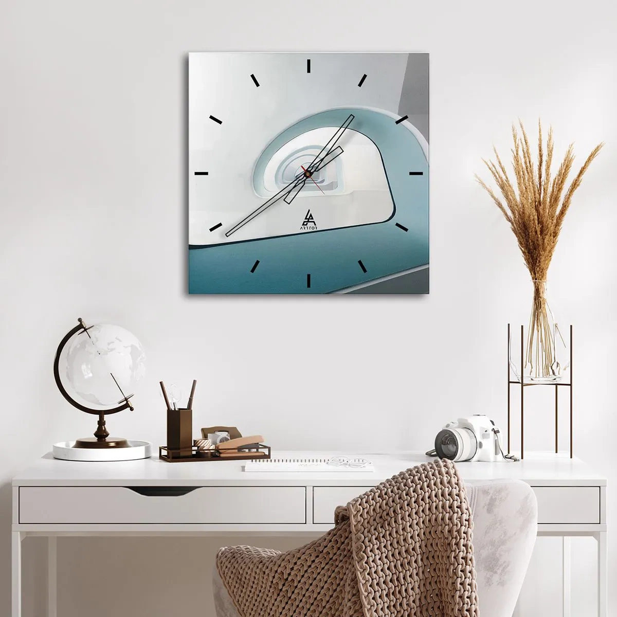 Wanduhr - Glasuhr - Minimalistische Architektur mit abgerundeten Linien - 30x30cm - Bis zum Ende des Blaus - Moderne Wanddekoration für Wohnzimmer und Schlafzimmer ARTTOR