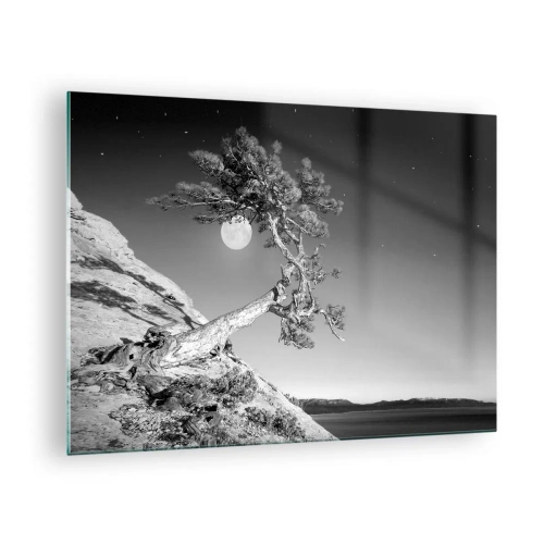 Glasbild - Bild auf glas - Ein schiefer Baum auf einem Hügel mit dem Mond im Hintergrund - 70x50cm - Siegreiche Kämpferin - Moderne Wanddekoration für Wohnzimmer und Schlafzimmer ARTTOR