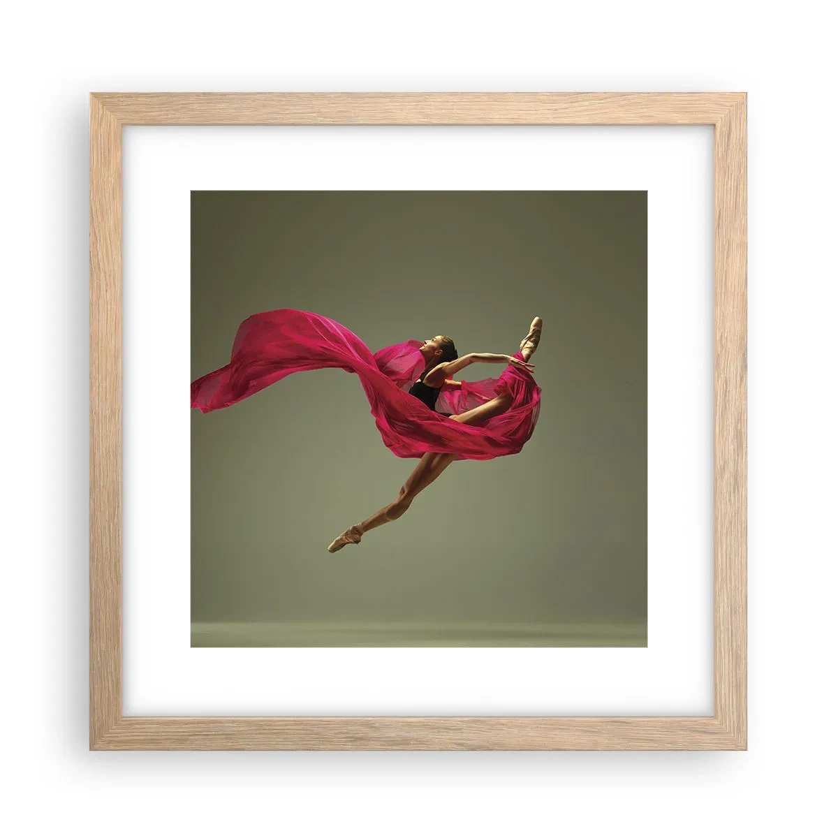 Poster in einem Rahmen aus heller Eiche - Tanzende Flamme - 30x30 cm