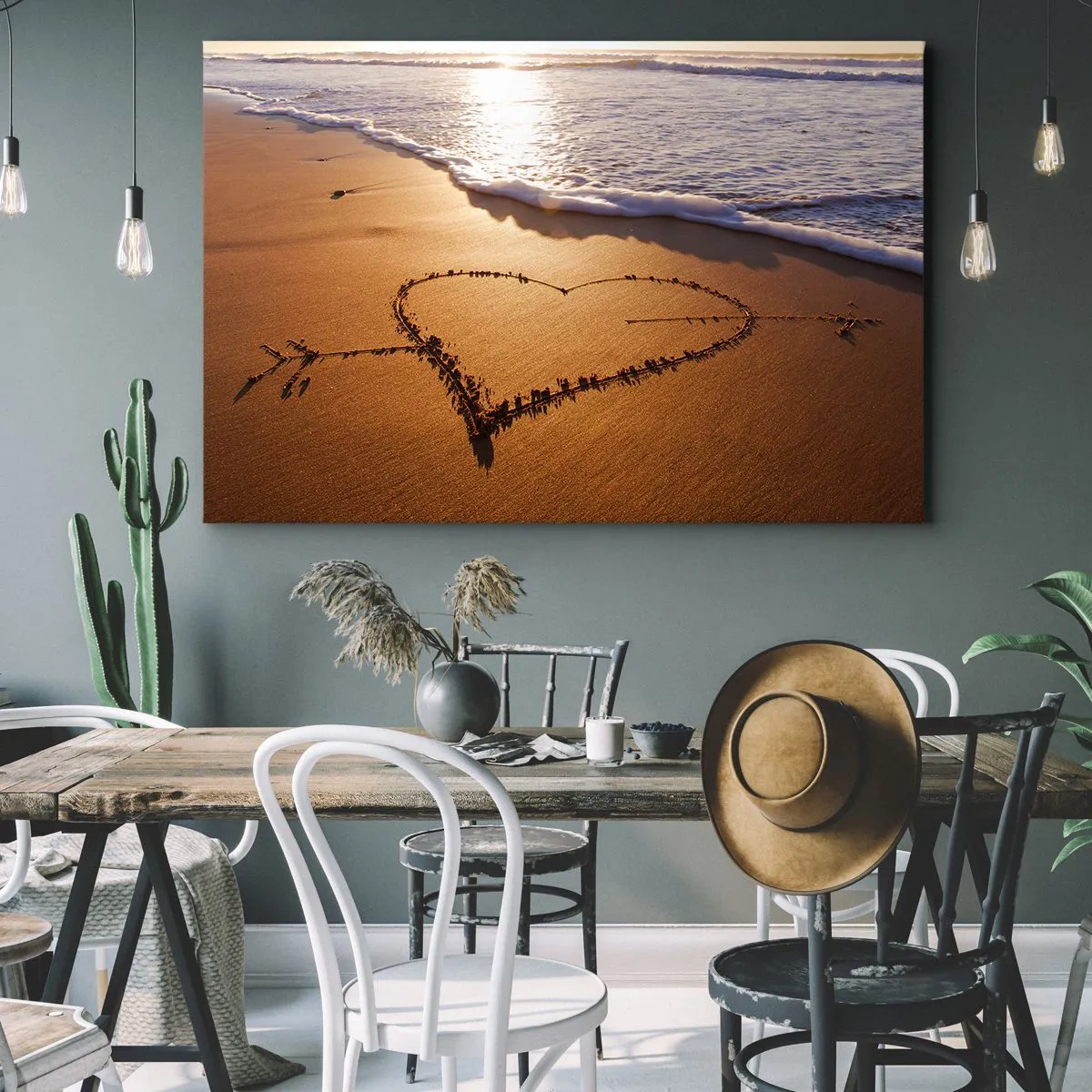 Bild auf Leinwand - Leinwandbild - Ein Herz aus Sand am Strand bei Sonnenuntergang - 100x70cm - Urlaubsgeständnis - Moderne Wanddekoration für Wohnzimmer und Schlafzimmer ARTTOR