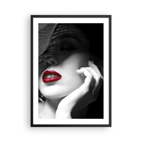 Poster in einem schwarzem Rahmen - Porträt einer Frau mit Hut und roten Lippen - 50x70cm - Eine Studie in Scharlachrot - Moderne Wanddekoration für Wohnzimmer und Schlafzimmer ARTTOR