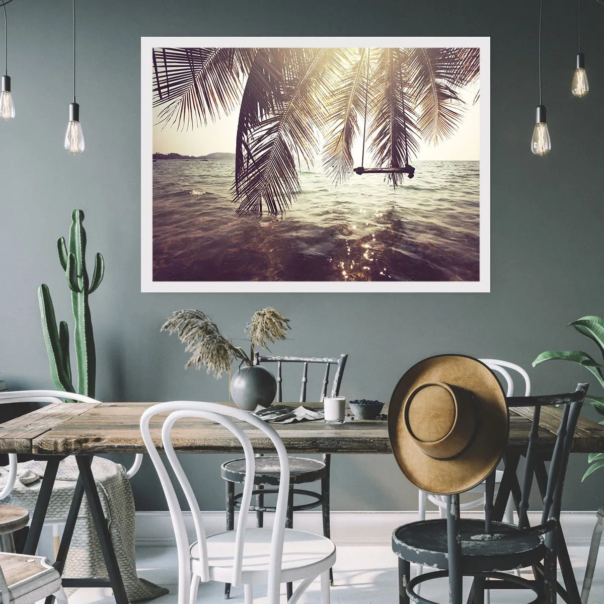 Poster - Palme mit Schaukel über dem Wasser im Sonnenlicht - 100x70cm - Sie können nach Belieben in den Wolken schwingen - Moderne Wanddekoration für Wohnzimmer und Schlafzimmer ARTTOR