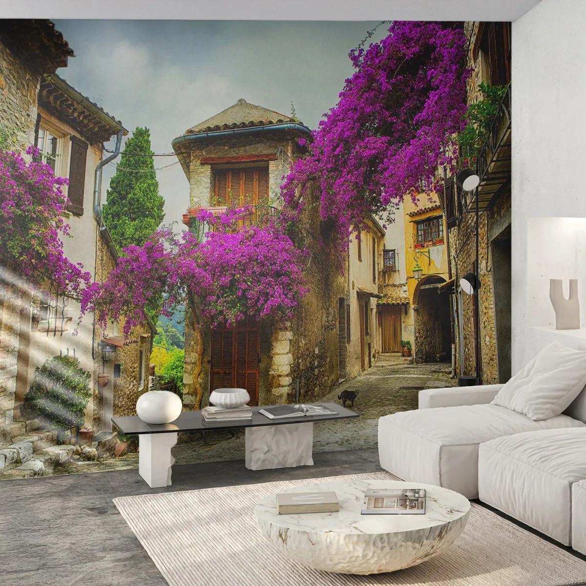 Fototapete Premium Sand - Eine malerische Steinstraße mit lila Blumen - 100x70cm - Unter einem Blumendach - Moderne Wanddekoration für Wohnzimmer und Schlafzimmer ARTTOR