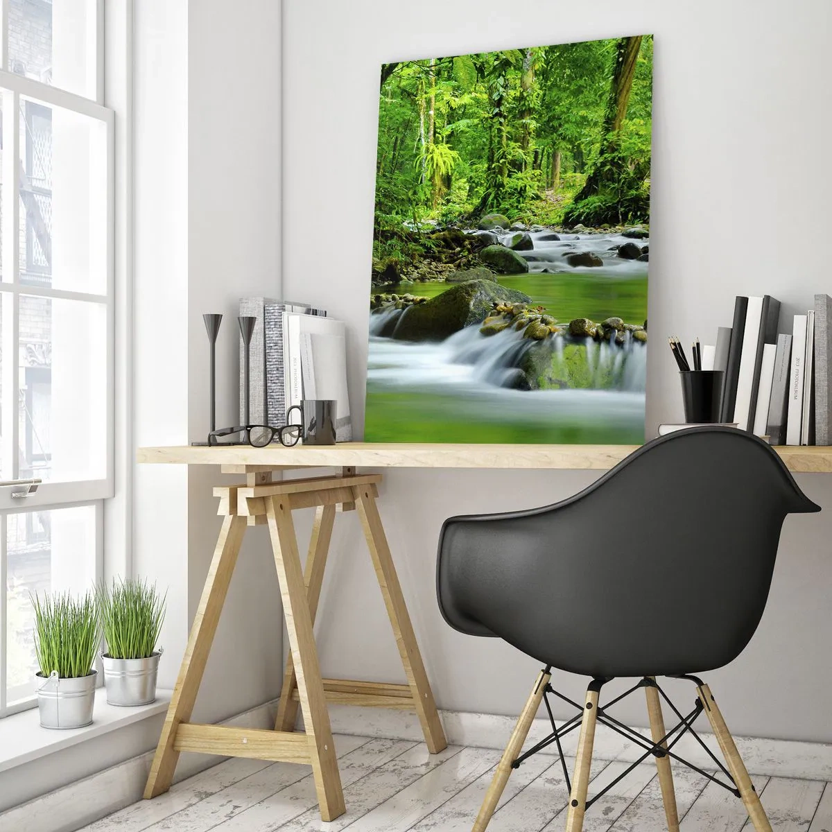 Glasbild - Bild auf glas - Ein Waldbach, umgeben von üppiger Vegetation - 50x70cm - Schwimmen Sie in einem Meer aus Grün - Moderne Wanddekoration für Wohnzimmer und Schlafzimmer ARTTOR