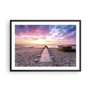 Poster in einem schwarzem Rahmen - Sunrise Beach mit Boot und Pier - 70x50cm - Ein Moment tiefer Erfahrung - Moderne Wanddekoration für Wohnzimmer und Schlafzimmer ARTTOR