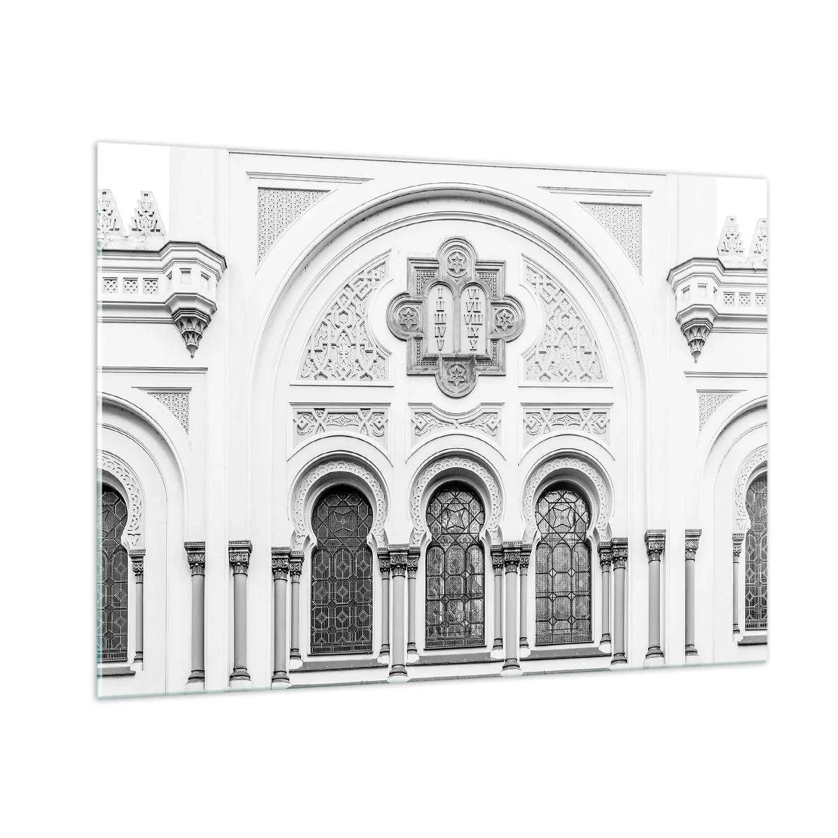 Glasbild - Bild auf glas - Die Fassade eines historischen Gebäudes mit dekorativen Fenstern und Details - 100x70cm - An der Grenze der Kulturen - Moderne Wanddekoration für Wohnzimmer und Schlafzimmer ARTTOR