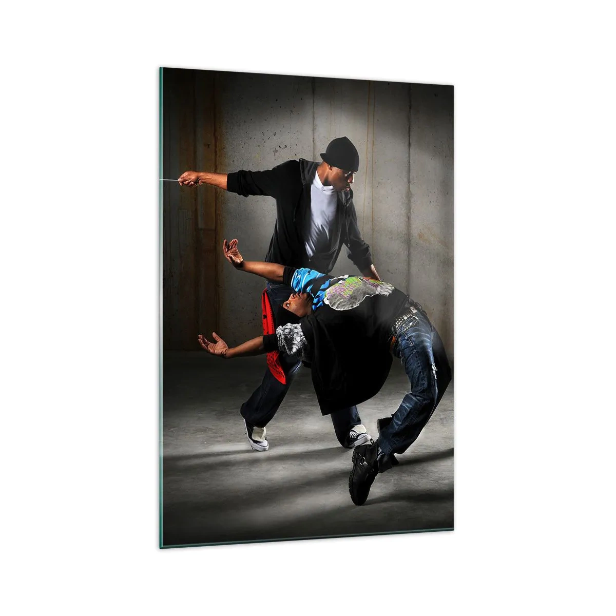 Glasbild - Bild auf glas - Eine Gruppe von Hip-Hop-Tänzern in einer dynamischen Choreographie - 70x100cm - Tanzen mit dem Straßenwind - Moderne Wanddekoration für Wohnzimmer und Schlafzimmer ARTTOR