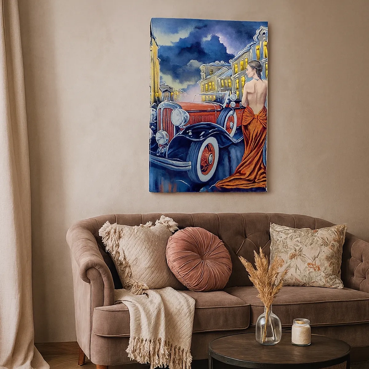 Bild auf Leinwand - Leinwandbild - Eine Frau in einem eleganten Kleid neben einem Retro-Auto in der Nacht - 50x70cm - Nocturne in Blau und Koralle - Moderne Wanddekoration für Wohnzimmer und Schlafzimmer ARTTOR