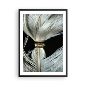 Poster in einem schwarzem Rahmen - Nahaufnahme von weißen Federn, die mit einem goldenen Band zusammengebunden sind - 50x70cm - ... und ich werde dich nicht verlassen ... - Moderne Wanddekoration für Wohnzimmer und Schlafzimmer ARTTOR