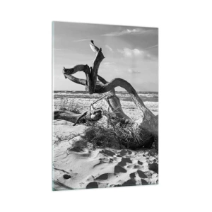 Glasbild - Bild auf glas - Eine schwarz-weiße Landschaft mit einem heruntergefallenen Ast an einem Strand am Meer. - 50x70cm - Meeresskulptur - Moderne Wanddekoration für Wohnzimmer und Schlafzimmer ARTTOR