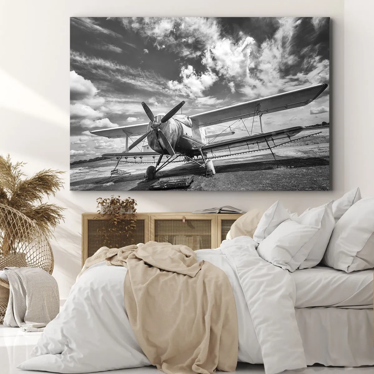 Bild auf Leinwand - Leinwandbild - Ein altes Flugzeug auf dem Flughafen in Schwarz und Weiß - 70x50cm - Ich kann es kaum erwarten! - Moderne Wanddekoration für Wohnzimmer und Schlafzimmer ARTTOR