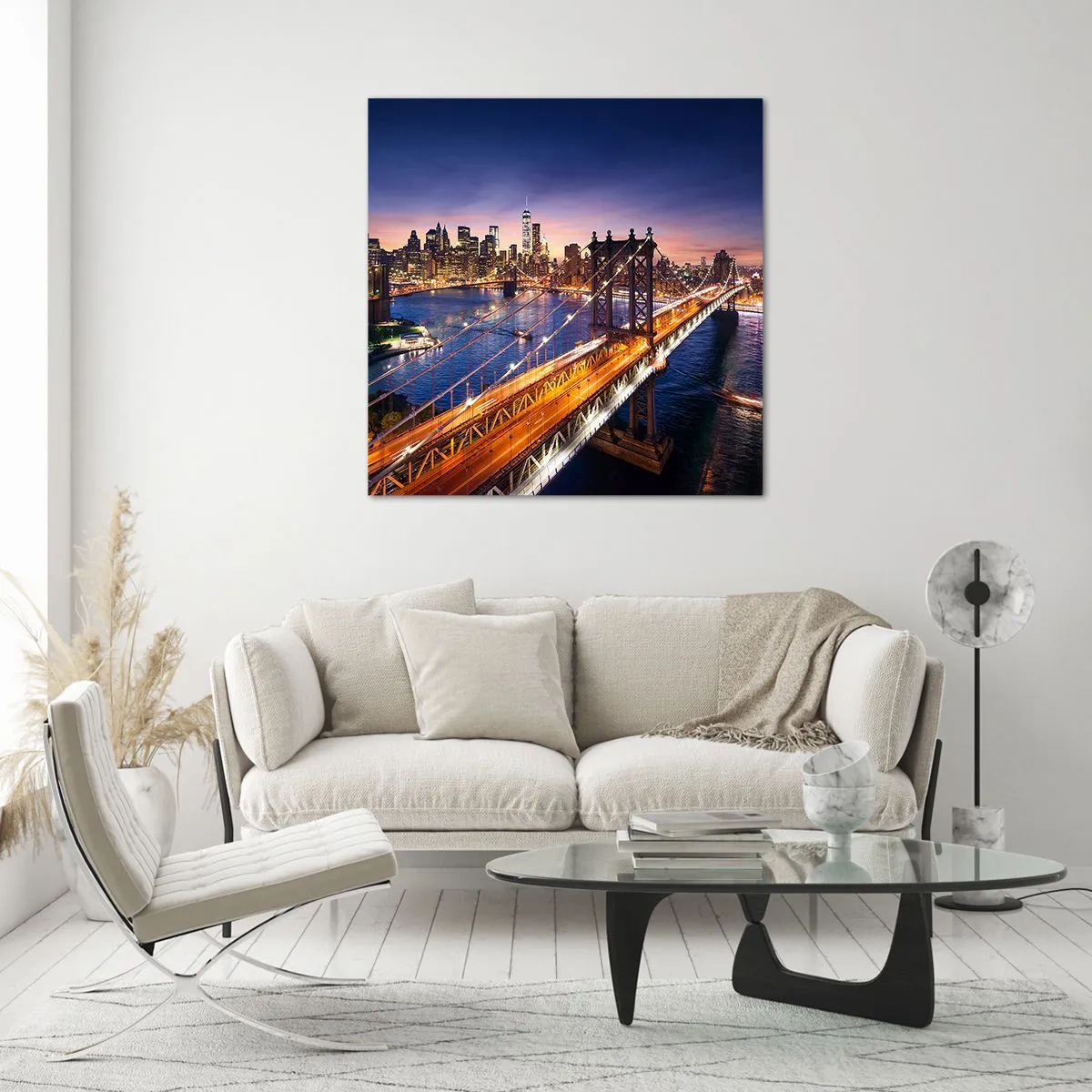 Glasbild - Bild auf glas - Eine leuchtende Brücke zum Herzen der Stadt - 50x50 cm