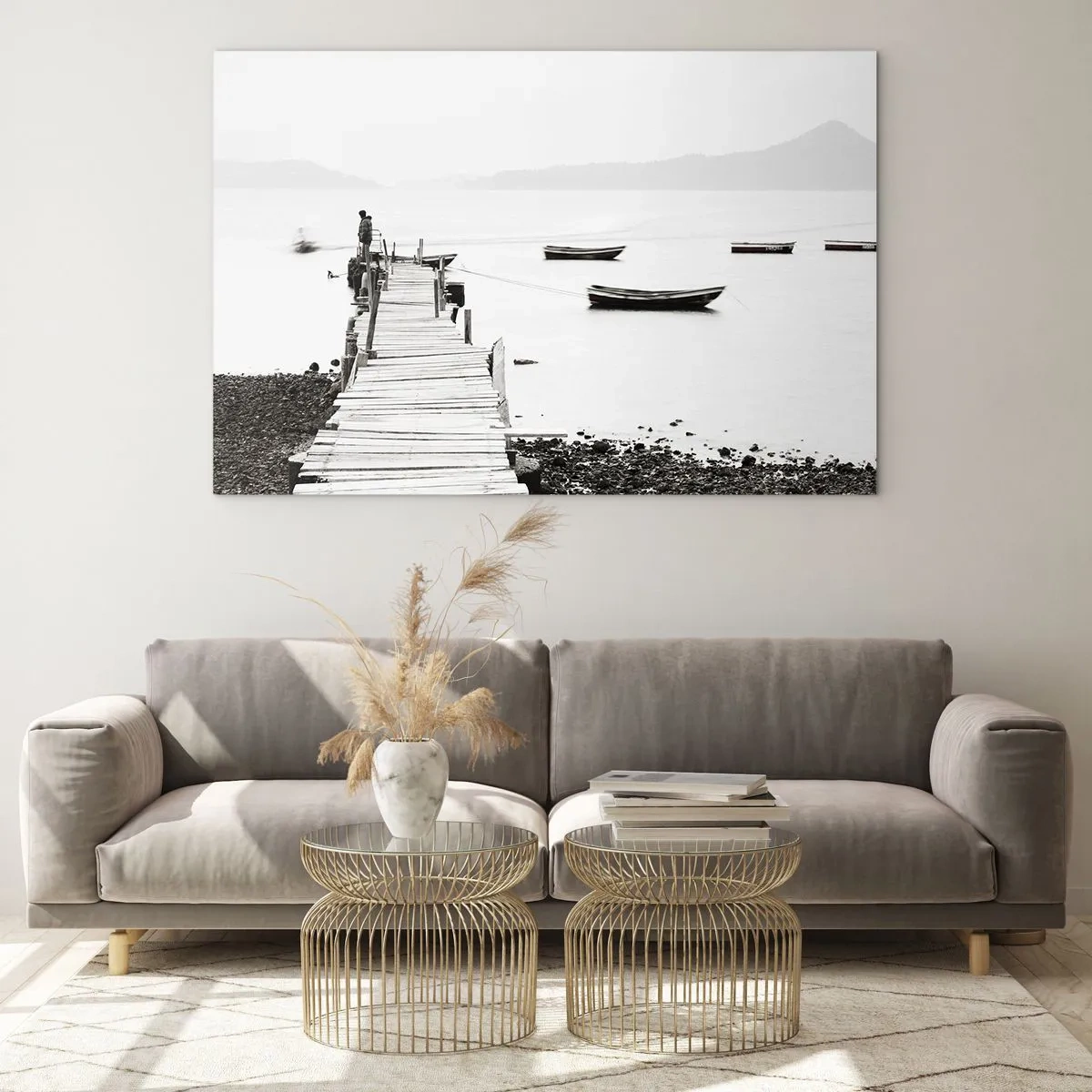 Glasbild - Bild auf glas - Schwarz-Weiß-Ansicht eines Holzstegs über einem See - 120x80cm - Ruhig und sauber über dem Wasser - Moderne Wanddekoration für Wohnzimmer und Schlafzimmer ARTTOR