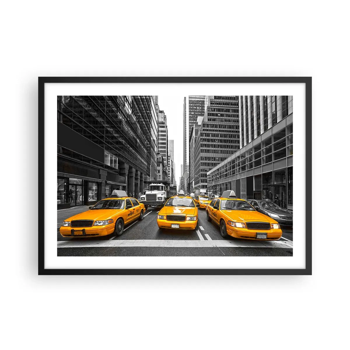 Poster in einem schwarzem Rahmen - Gelbe Taxis auf den Straßen von New York - 70x50cm - Wir färben die Stadt - Moderne Wanddekoration für Wohnzimmer und Schlafzimmer ARTTOR