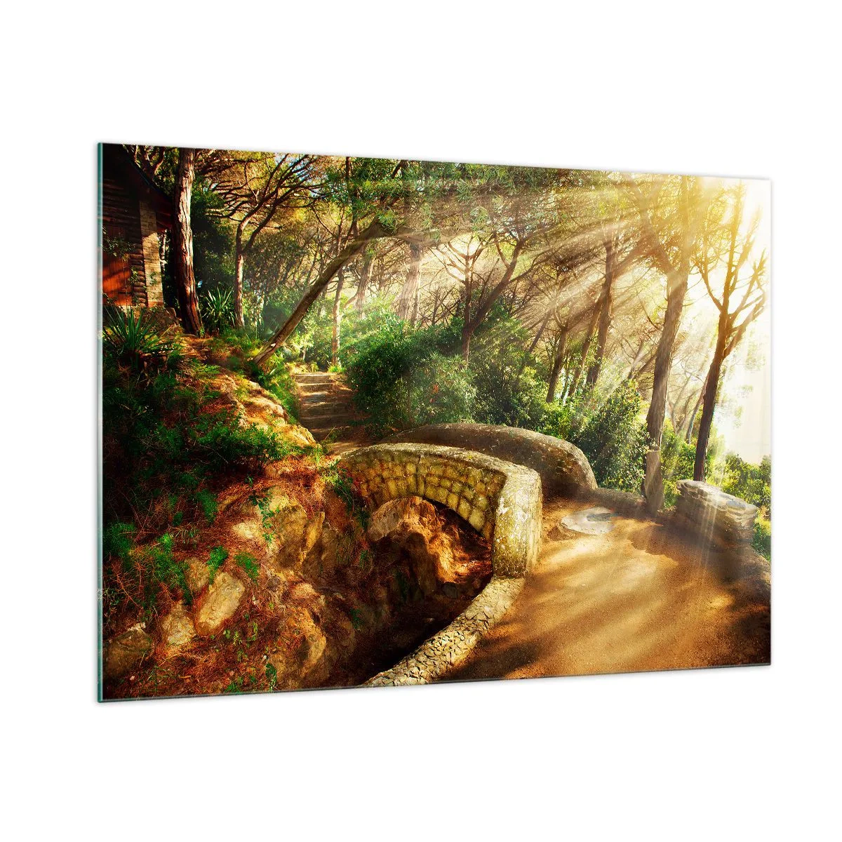 Glasbild - Bild auf glas - Sonnenstrahlen erhellen die Waldbrücke und den Waldweg - 100x70cm - Direkt von der Brücke in den Märchenwald - Moderne Wanddekoration für Wohnzimmer und Schlafzimmer ARTTOR
