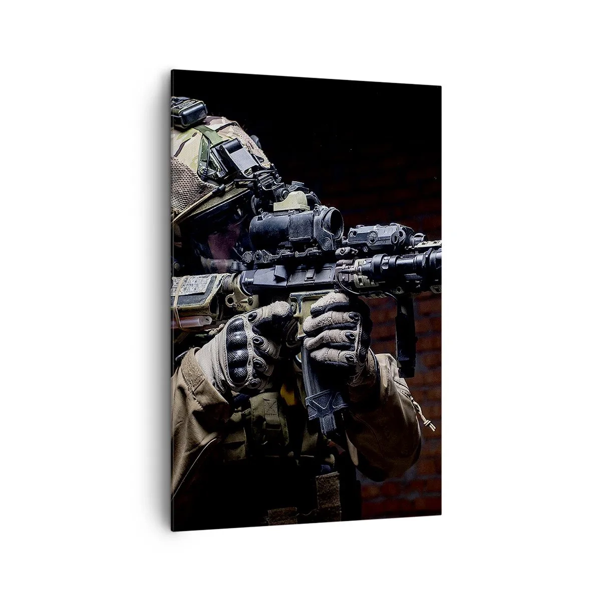 Bild auf Leinwand - Leinwandbild - Ein Soldat in voller Montur mit einem Gewehr - 80x120cm - Tödlich wirksam - Moderne Wanddekoration für Wohnzimmer und Schlafzimmer ARTTOR