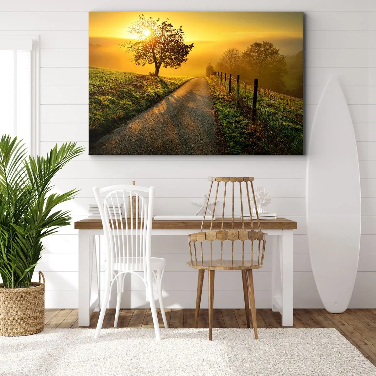 Bild auf Leinwand - Leinwandbild - Eine malerische Straße bei Sonnenuntergang mit einem einsamen Baum im Hintergrund - 120x80cm - Honig-Nachmittag - Moderne Wanddekoration für Wohnzimmer und Schlafzimmer ARTTOR