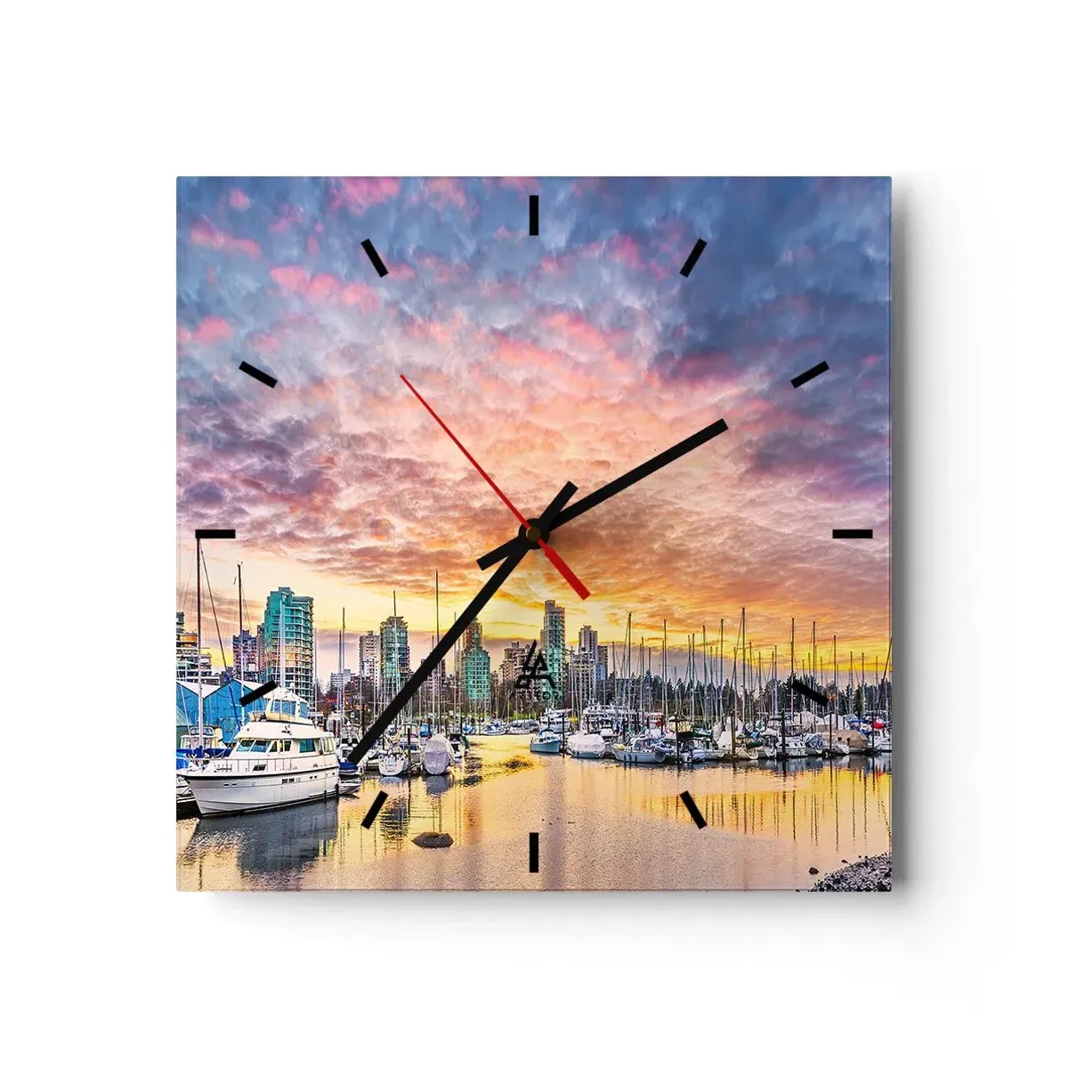 Wanduhr - Glasuhr - Marina mit Yachten und Stadtbild bei Sonnenuntergang - 30x30cm - Die Stadt der tausend Seefahrer - Moderne Wanddekoration für Wohnzimmer und Schlafzimmer ARTTOR