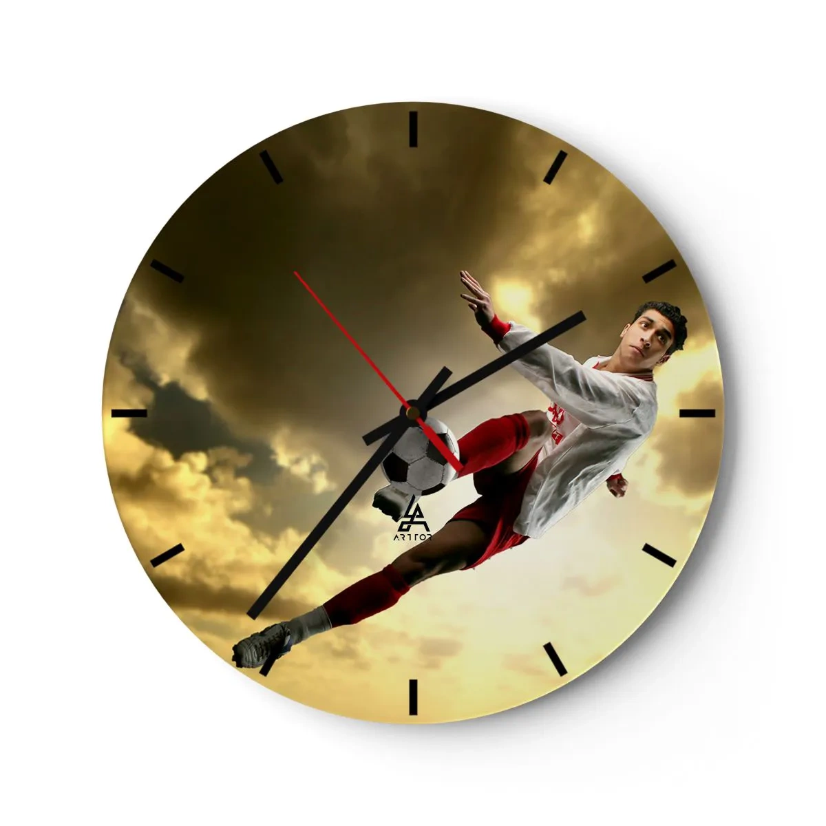 Wanduhr - Glasuhr - Ein Fußballspieler in dynamischer Aktion vor einem goldenen Himmel - 30x30cm - Fußballhimmel - Moderne Wanddekoration für Wohnzimmer, Küche und Schlafzimmer ARTTOR