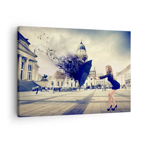 Bild auf Leinwand - Leinwandbild - Eine Frau mit Regenschirm in einer künstlerischen Komposition vor urbanem Hintergrund - 70x50cm - Es weht so ein Wind ... - Moderne Wanddekoration für Wohnzimmer und Schlafzimmer ARTTOR