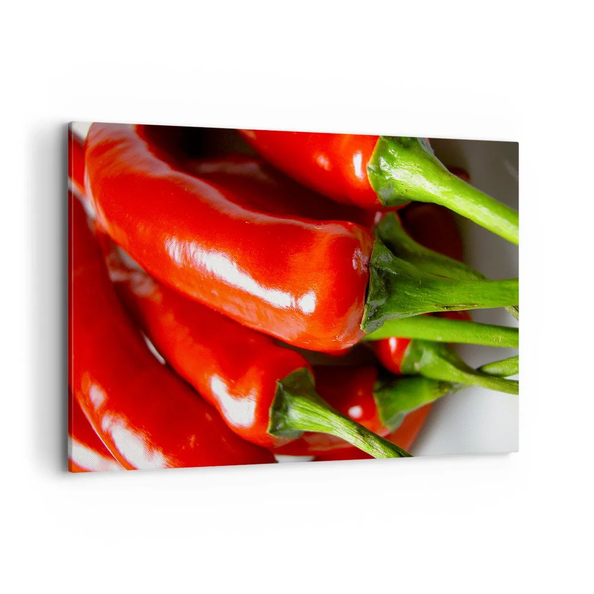 Bild auf Leinwand - Leinwandbild - Nahaufnahme von roten Chilischoten mit grünen Stielen - 120x80cm - Saftig, glänzend, glatt - Moderne Wanddekoration für Wohnzimmer und Schlafzimmer ARTTOR
