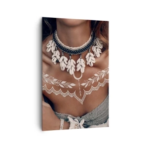 Bild auf Leinwand - Leinwandbild - Boho-Style mit Muschelschmuck und Lochmuster - 80x120cm - Talismane, Rituale der Weiblichkeit - Moderne Wanddekoration für Wohnzimmer und Schlafzimmer ARTTOR