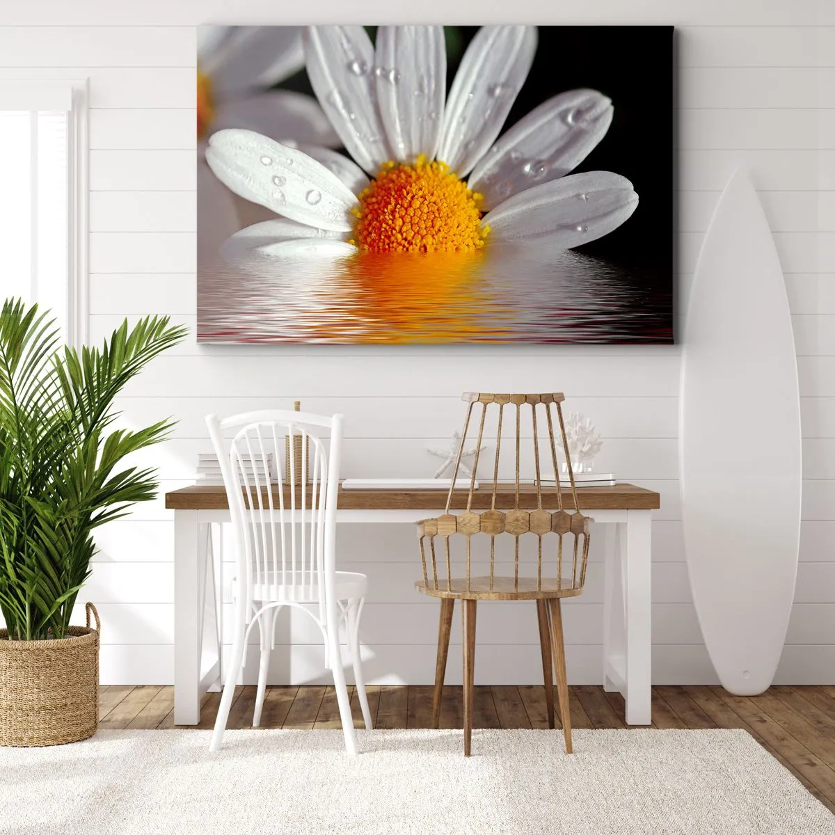 Bild auf Leinwand - Leinwandbild - Ein weißes Gänseblümchen mit Wassertropfen, eingetaucht in eine Wasserspiegelung - 100x70cm - Die aufgehende Sonne der Gänseblümchen - Moderne Wanddekoration für Wohnzimmer und Schlafzimmer ARTTOR
