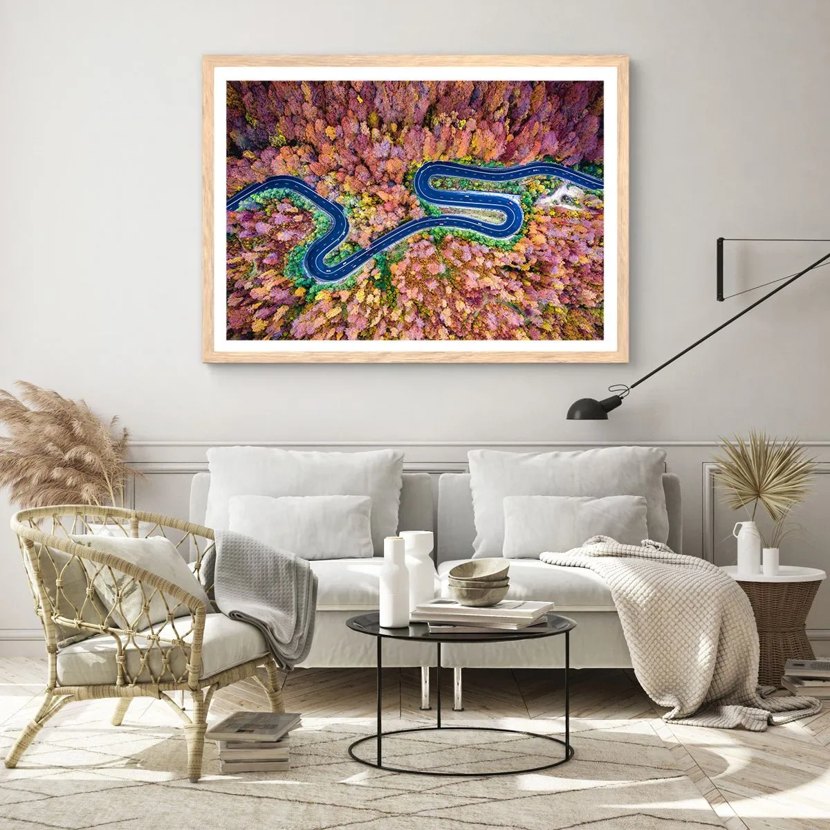 Poster in einem Rahmen aus heller Eiche - Kurvenreicher Weg durch den Wald - 40x30 cm